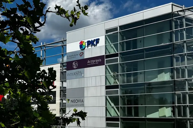 Bild von der Außenfassade der PKF Wulf in Stuttgart